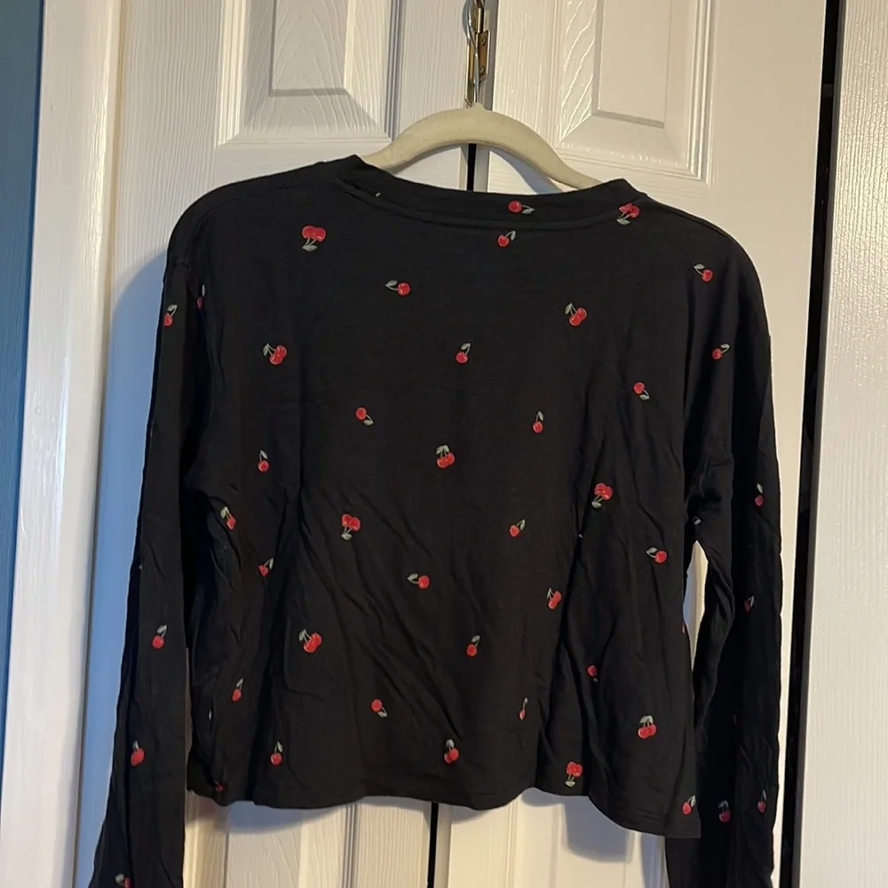 Victoria’s Secret PINK black long sleeve crop top with cherries size XS. NWOT - Picture 5 of 5